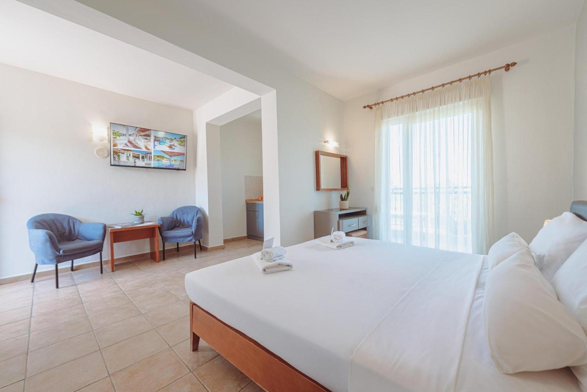 Ampelia Hotel Kassandra Hanioti Bagian luar foto